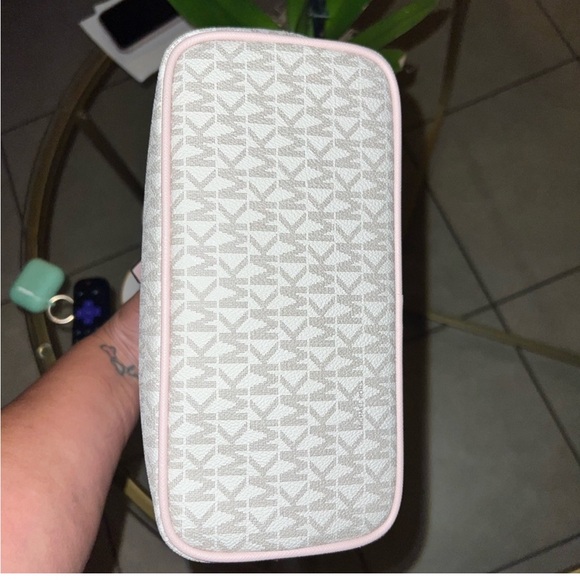 Michael kors top handle with additional strap - Picture 11 of 11